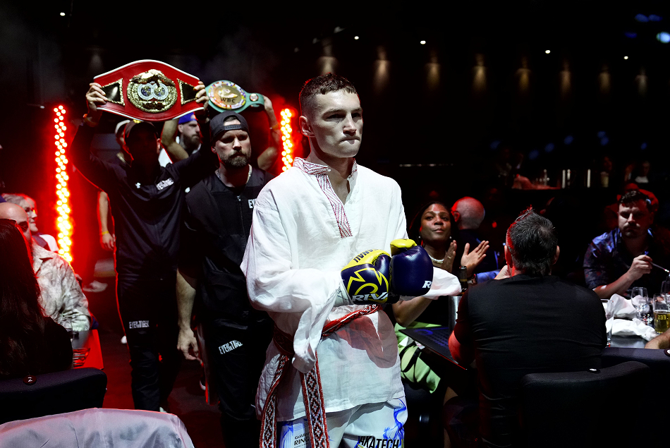 Professional Debut & Rise